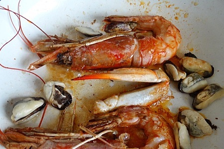 Соте с морепродуктами и пастой под соусом из морских гребешков.: шаг 7