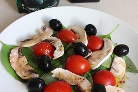 Пикантный салат с помидорами и шампиньонами: шаг 6