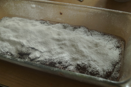 Шоколадный постный кекс на кипятке с сахарной корочкой: шаг 4