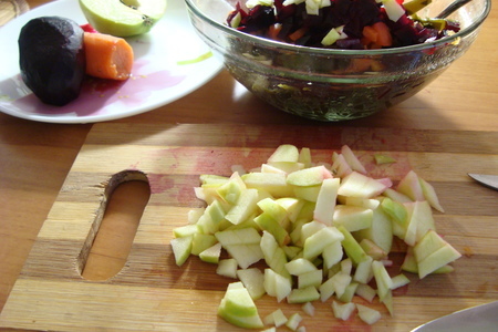 Салат с морской капустой,овощами и сельдью.: шаг 3