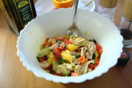 Салат с курицей,авокадо и апельсином.: фото шаг 9
