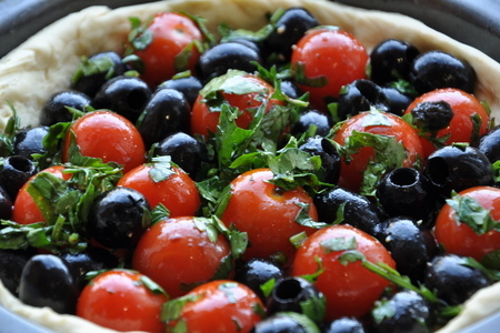 Пирог с маслинами и томатами: шаг 5