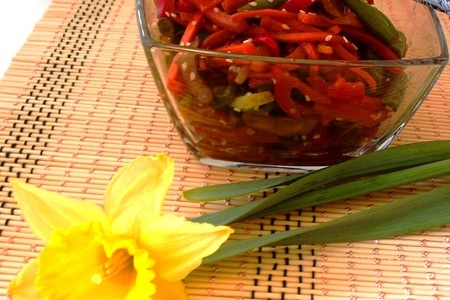 Острый салат из фасоли с грибами и овощами.: шаг 3