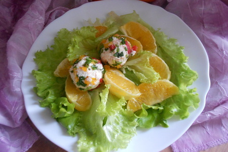Салат с апельсином и творожными шариками: шаг 8