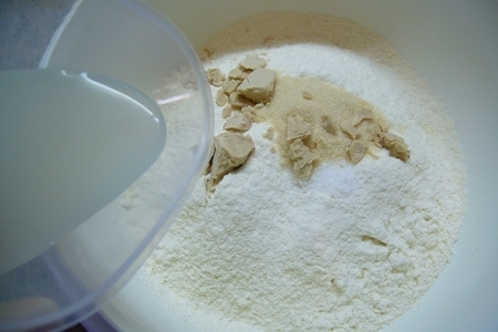 Постный отрывной луковый пирог с белыми грибами на рисовом отваре : шаг 1