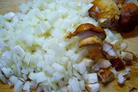 Постный отрывной луковый пирог с белыми грибами на рисовом отваре : шаг 3