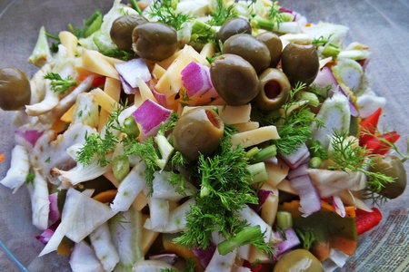 Салат с пастой,тунцом и овощами: шаг 5