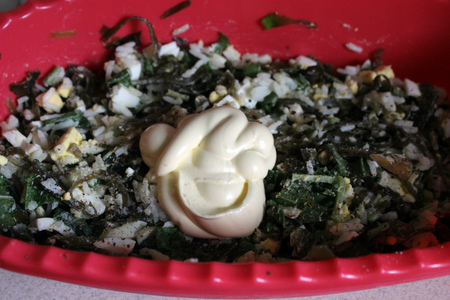Салат с рисом, морской капустой и черемшой: шаг 4