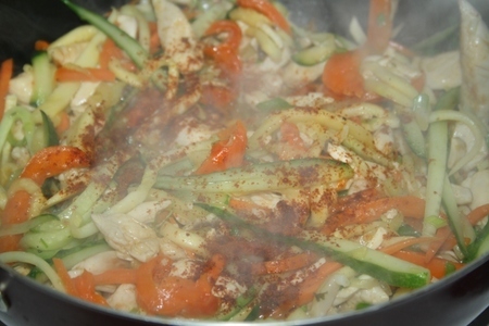 Теплый салат из фунчезы с курицей и овощами (мой юбилейный 100 рецепт): шаг 5