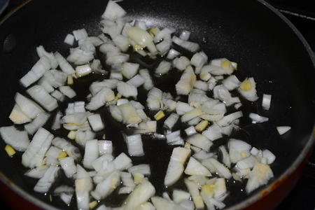 Омлет на завтрак с кальмарами, фасолью и рисом по-тайски: шаг 1
