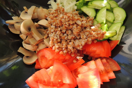Весенний салат с гречкой и грибами.: шаг 4