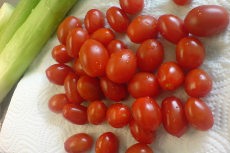 Камбала,запечённая с пореем и помидорками: шаг 1
