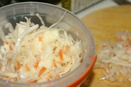 Салат из солёных груздей и квашенной капусты: шаг 3