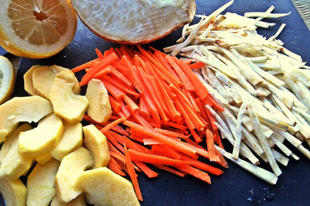 Салат фруктово-овощной "соломка": шаг 3
