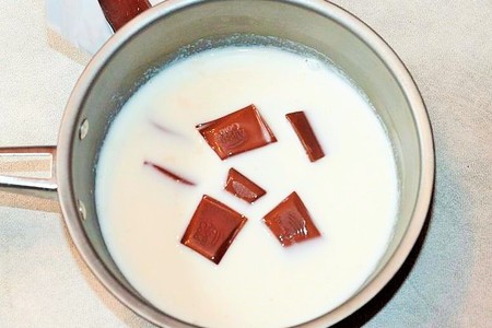 Шоколадно - молочный коктейль: шаг 2