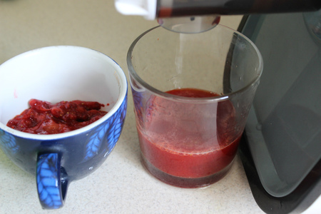 Сливочно - ягодный коктейль "клубничная нежность": шаг 2