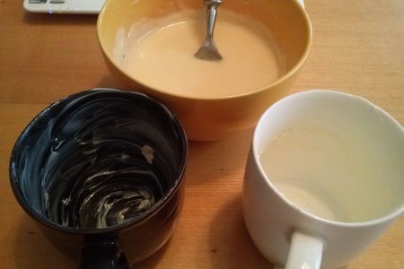 Сливочный десерт в чашках из свч с черникой.: шаг 2