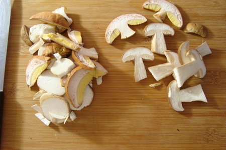  суп с белыми грибами и манной крупой: шаг 3