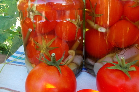 Консервированные помидоры с виноградом: шаг 7
