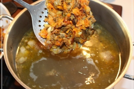 Суп утиный с домашней лапшой и белыми грибами: шаг 19