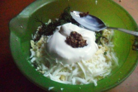 Салат из кальмаров с рисом и яйцом "ностальгический": шаг 3