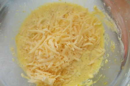 Киш с сёмгой и двумя видами сыра: шаг 5