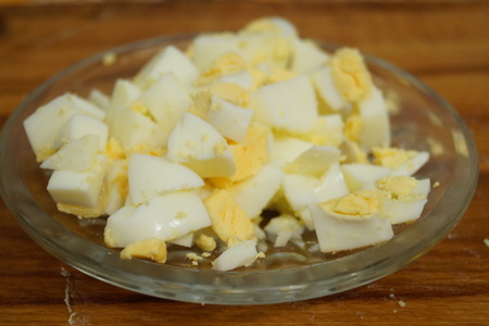 Салат с курицей и ананасом. видео: шаг 5