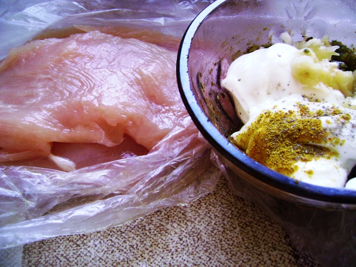 Куриное филе, начиненное пикантным йогуртом: шаг 1