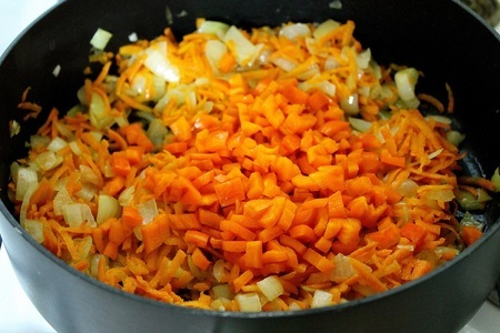 Жаркое из куриных желудков и морковный салат ( простой деревенский обед) фм: шаг 6
