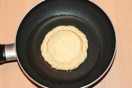Лапоточки с колбасой и сыром. тест-драйв с окраиной: шаг 13