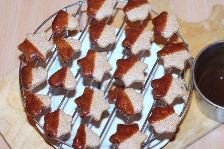 Печенье из гречневой муки с творогом и шоколадом: шаг 11