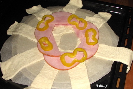 Закусочный пирог-кольцо из слоеного теста. тест-драйв с окраиной: шаг 6
