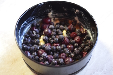Творожено - геркулесовая запеканка с ягодами «витаминная»  : шаг 2