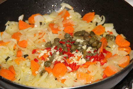 Кальмары фаршированные рисом и беконом в остром соусе. тест-драйв с "окраиной": шаг 5