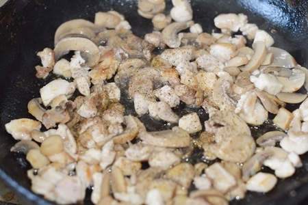 Паста с курицей, грибами и беконом. тест-драйв с окраиной: шаг 2