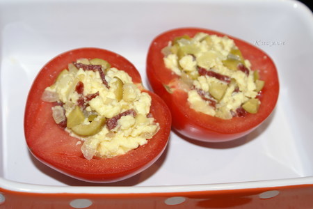 Фаршированные помидоры с оливками и зернистой колбасой. тест-драйв с окраиной: шаг 5