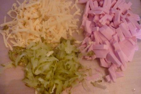 Колбасно-сырный салат (тест-драйв с окраиной): шаг 2