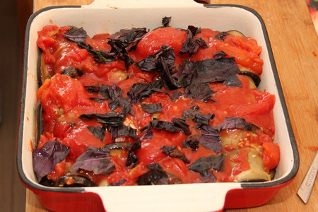 Баклажаны с адыгейским сыром в томатном соусе: шаг 8