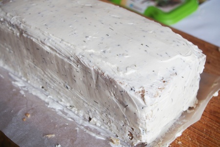 Бутербродный торт с паштетом и творожным сыром: шаг 8