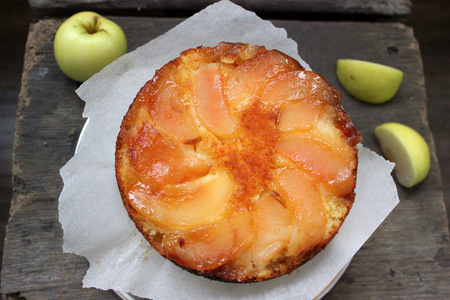 Пирог "яблоки в карамели" : шаг 11
