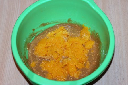 Пирог из сгущенного молока и тыквы с плавленным сыром: шаг 4