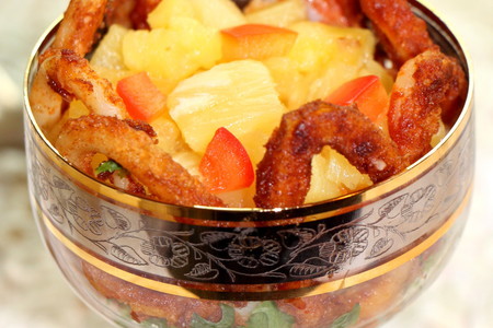 Салат с кальмарами, креветками и ананасом: шаг 9