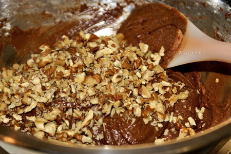Брауни со сливочным сыром, орехами и вяленой вишней: шаг 7