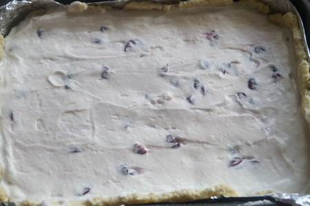 Пирог с нежной сливочно-вишневой начинкой: шаг 9