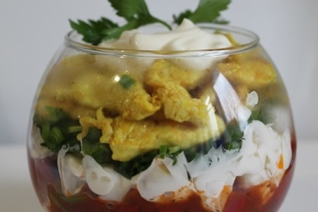 Салат с грушей, зеленым луком, куриным филе и болгарским перцем: шаг 4