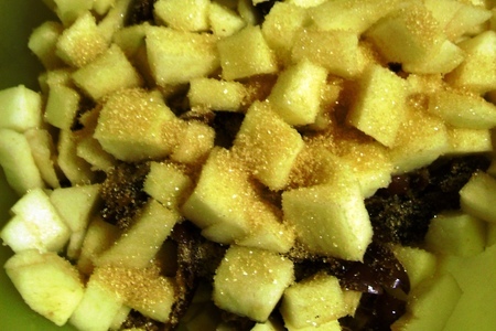 Мини-галеты на сметанном тесте с финиками, сыром и яблоками: шаг 2