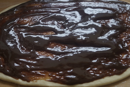 Пирог с вишней и шоколадным кремом под сахарным сиропом: шаг 4