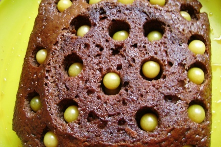 Шоколадный пирог с творогом и физалисом под глазурью: шаг 3