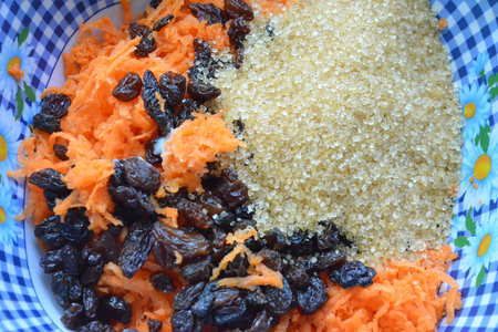 Морковное печенье с изюмом: шаг 2