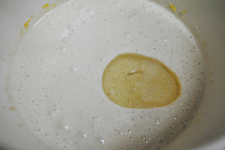Кексы на минеральной воде с сухофруктами для малышей: шаг 1